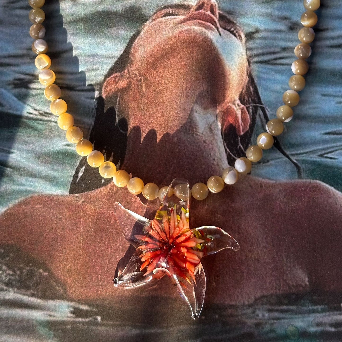 Collar estrella coral - madre perla