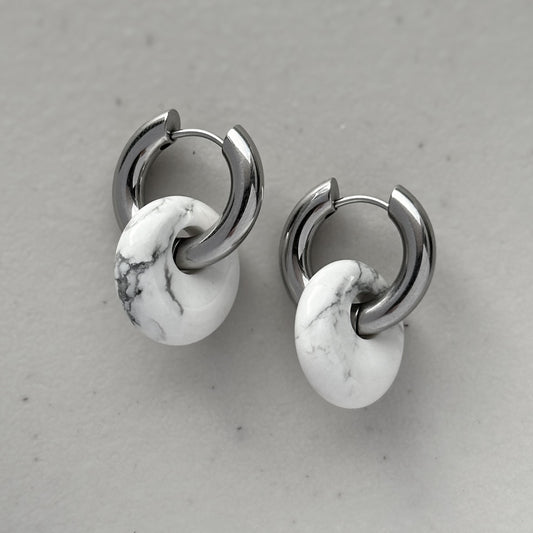 Howlita Hoops