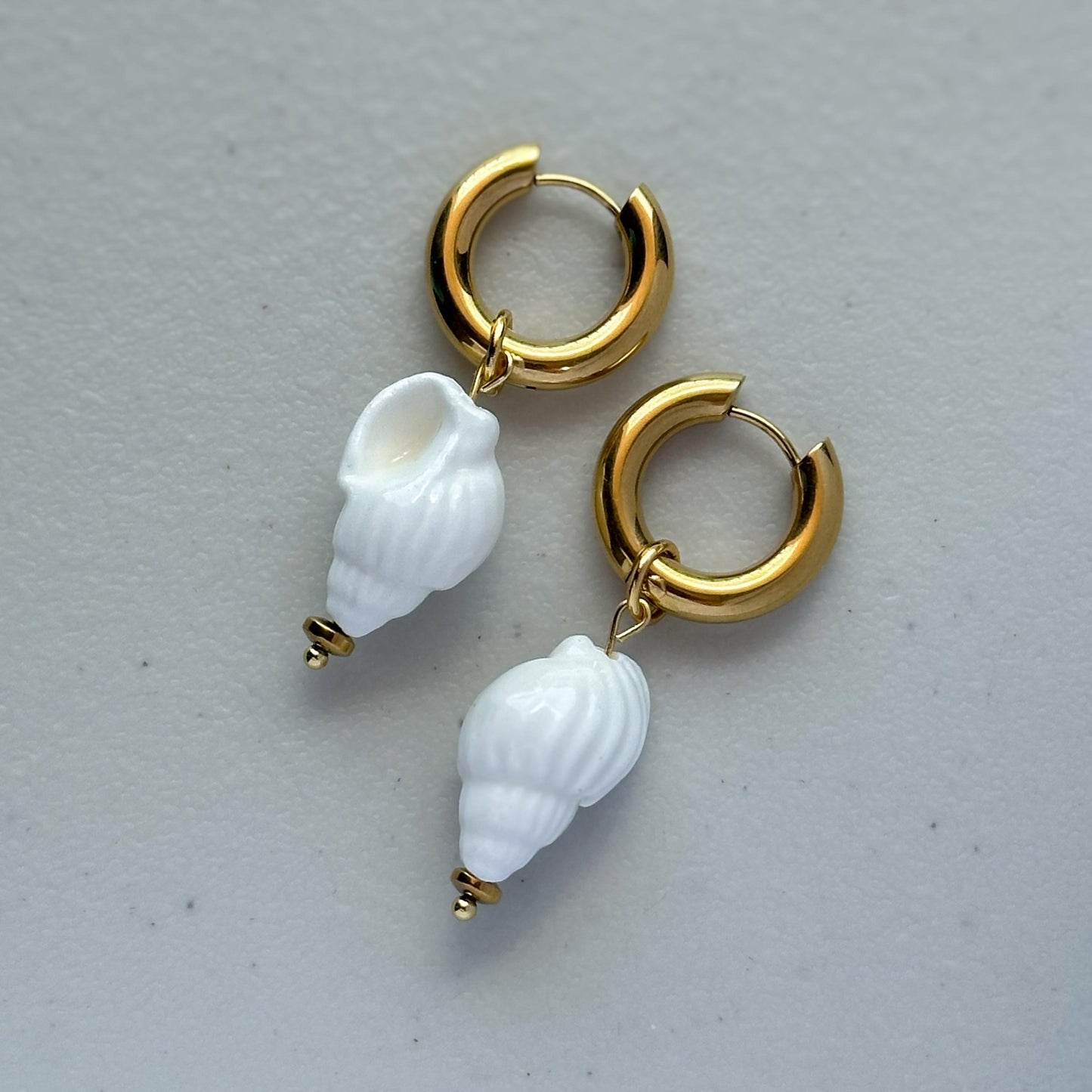 Conchita Hoops